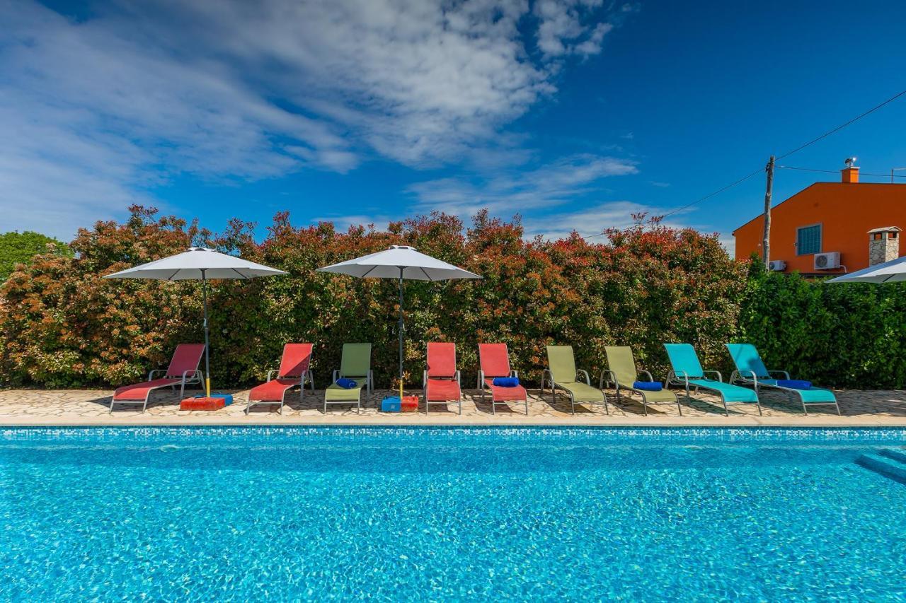 Apartmani Martina โปเรช ภายนอก รูปภาพ