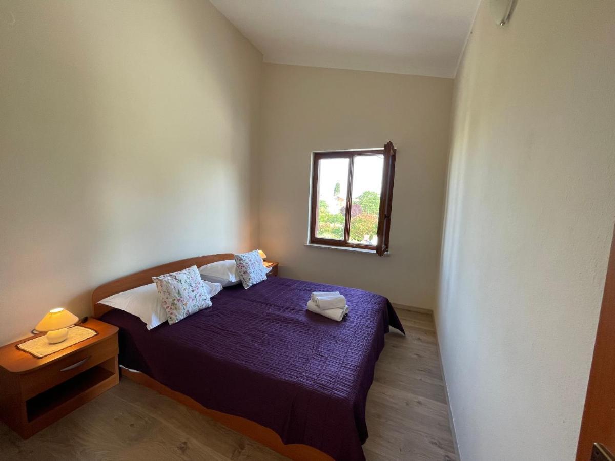 Apartmani Martina โปเรช ภายนอก รูปภาพ