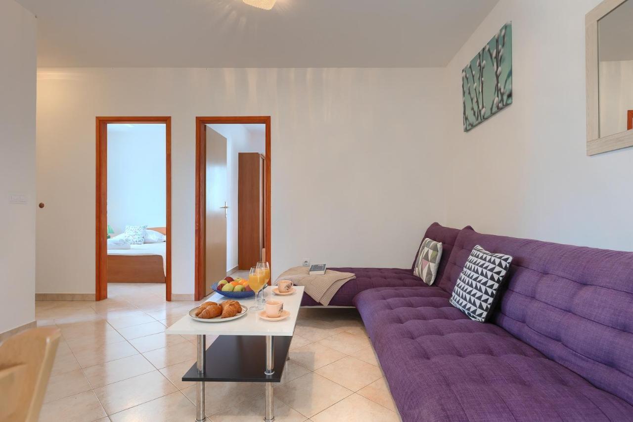 Apartmani Martina โปเรช ภายนอก รูปภาพ